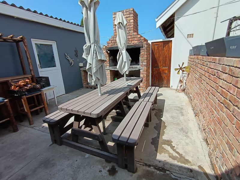 Super big erf for another cottage PLUS pool and income generating flatlets - Photo 8