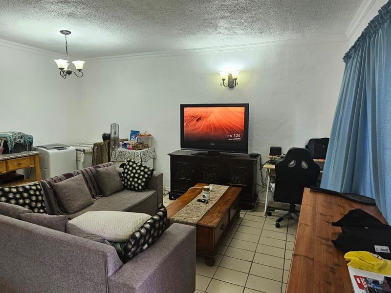 Say Hello To A Good Home! Pet Friendly! - Photo 8