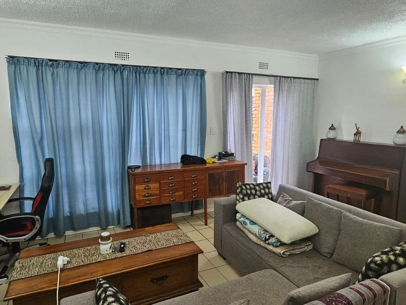 Say Hello To A Good Home! Pet Friendly! - Photo 7