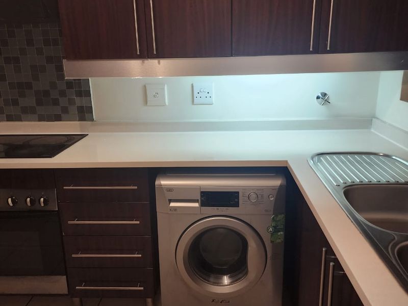 MOTIVATION! 2 Bedroom, 2 Bathroom 84 MSQ Apartment in ACACIA, Greenstone Hill - Photo 2