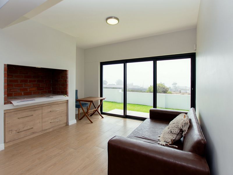 Furnished charming 3-bedroom house for sale in Steenbergs Cove, St Helena Bay - your retreat awaits! - Photo 5