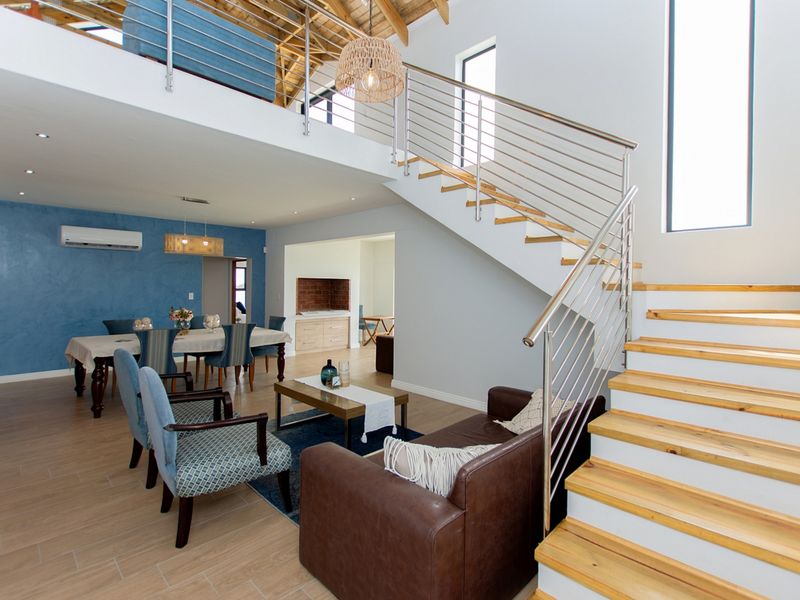 Furnished charming 3-bedroom house for sale in Steenbergs Cove, St Helena Bay - your retreat awaits! - Photo 2