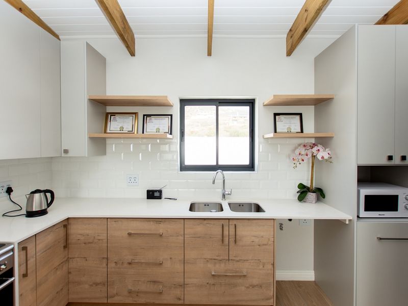 Furnished charming 3-bedroom house for sale in Steenbergs Cove, St Helena Bay - your retreat awaits! - Photo 3