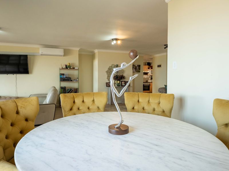 Discover your slice of paradise in this 3 Bedroom situated in  Illovo Beach - Photo 5