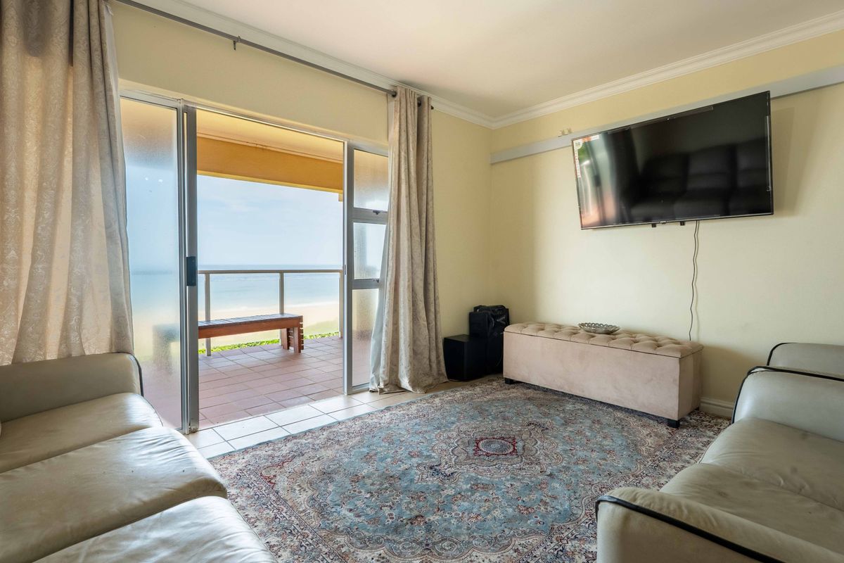 Discover your slice of paradise in this 3 Bedroom situated in  Illovo Beach - Photo 4