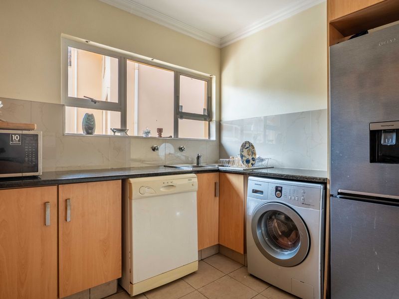 Discover your slice of paradise in this 3 Bedroom situated in  Illovo Beach - Photo 10