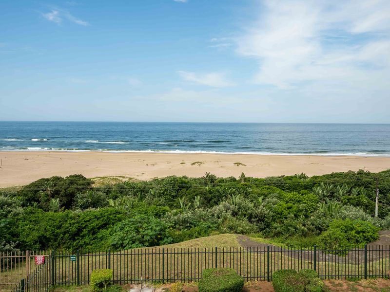 Discover your slice of paradise in this 3 Bedroom situated in  Illovo Beach - Photo 2