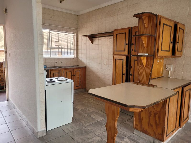 Prepaid- electricity & water. - Photo 6