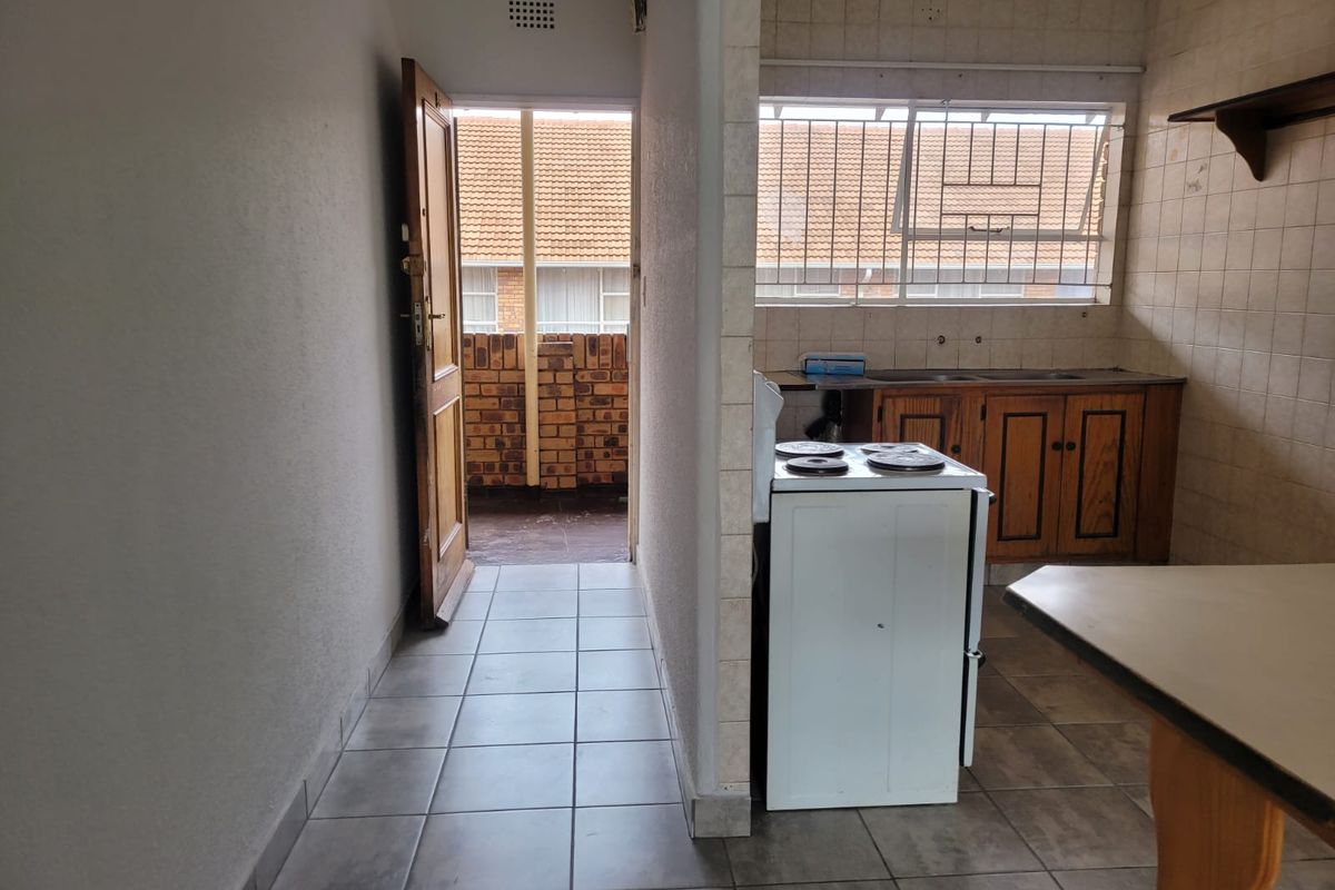 Prepaid- electricity & water. - Photo 5