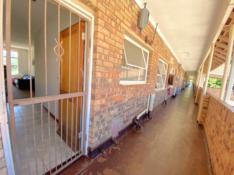 Prepaid- electricity & water. - Photo 3