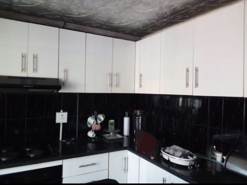3 Bedroom House for Sale - Photo 4