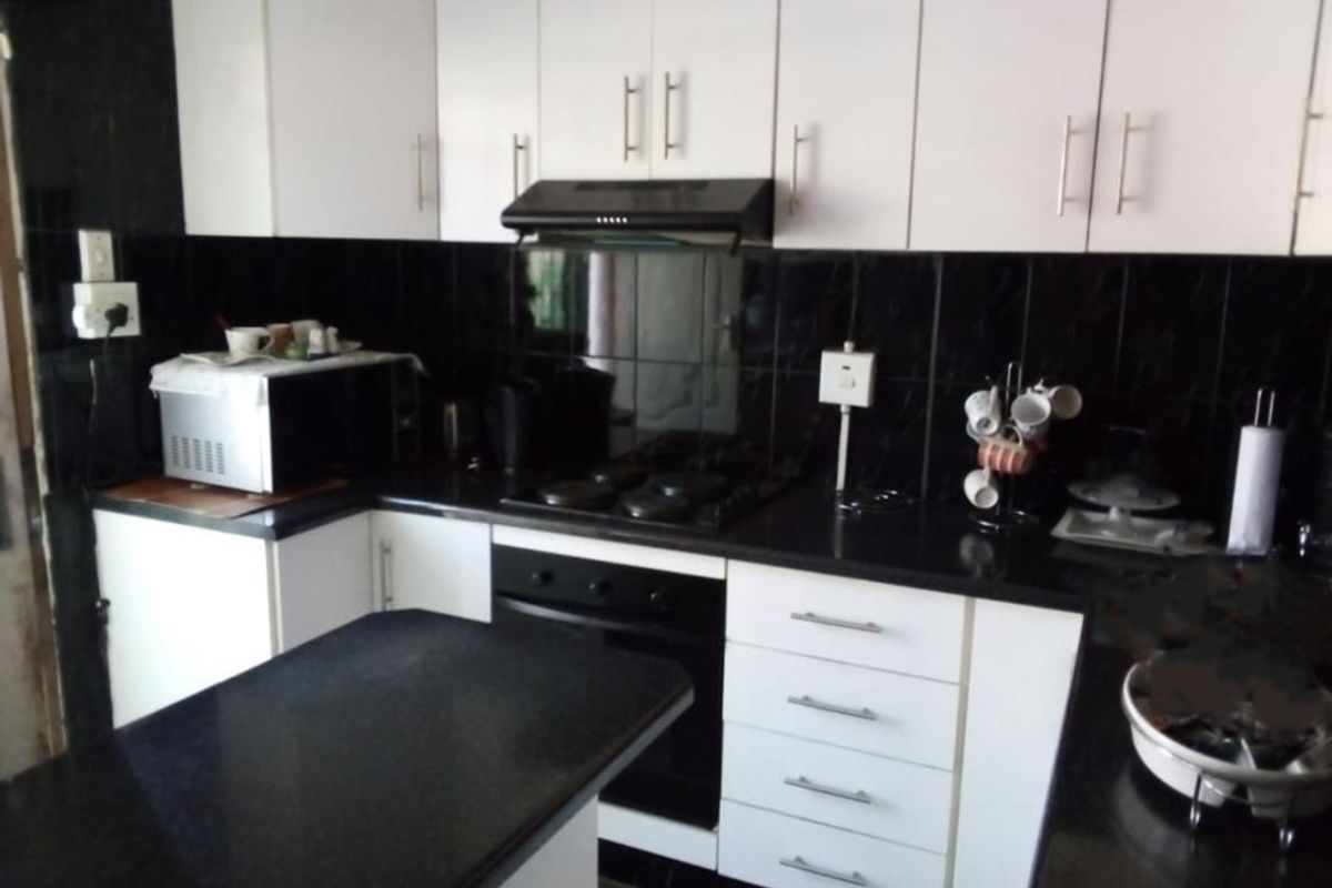 3 Bedroom House for Sale - Photo 3