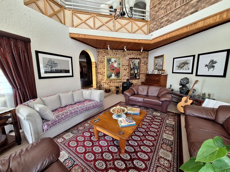 SPACIOUS FAMILY HOME WITH ROOM TO GROW - YOUR IDEAL RETREAT AWAIT! - Photo 5