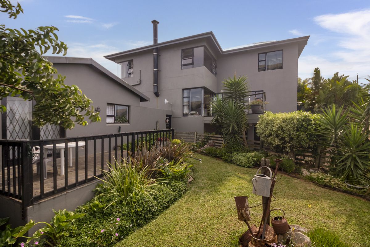 Elegant Three-Bedroom Family Home with Flat for Sale on East Bank - Photo 2