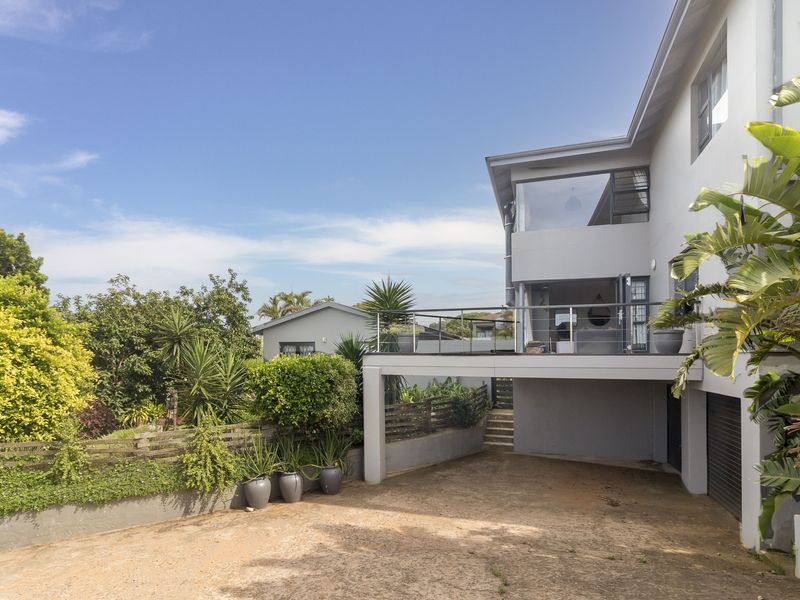 Elegant Three-Bedroom Family Home with Flat for Sale on East Bank - Photo 3