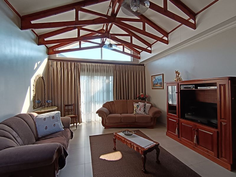 Modern two bedroom home in a secure complex - Photo 7