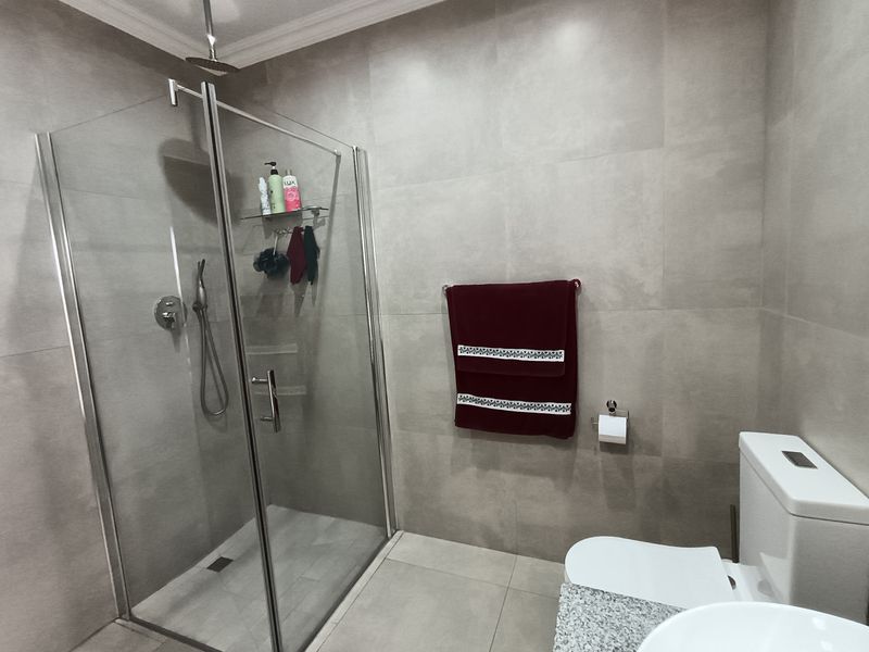 Modern two bedroom home in a secure complex - Photo 5