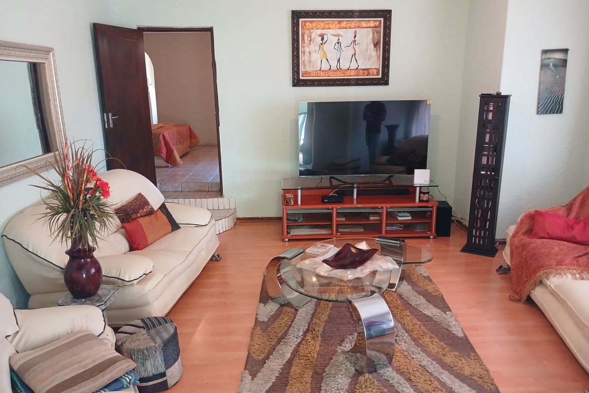 Fantastic  property in  a much sought after  location. - Photo 2