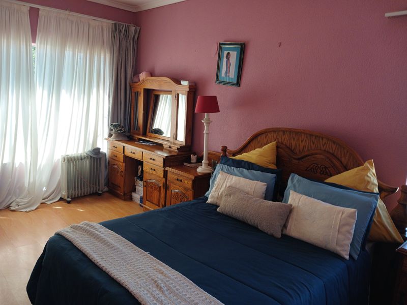 Fantastic  property in  a much sought after  location. - Photo 7