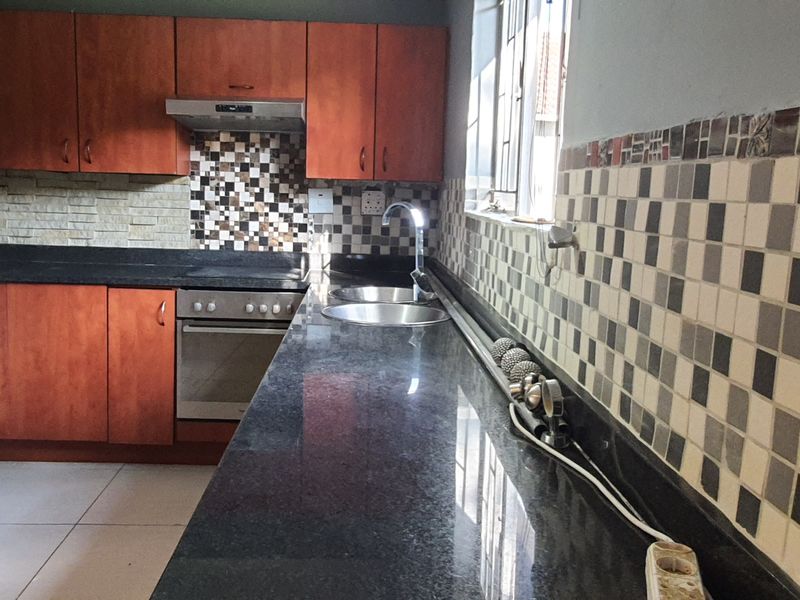 2 bed 2 bath garden Simplex Apartment Call me Al but Call me ALAADDIN & SURAIYA - Photo 3