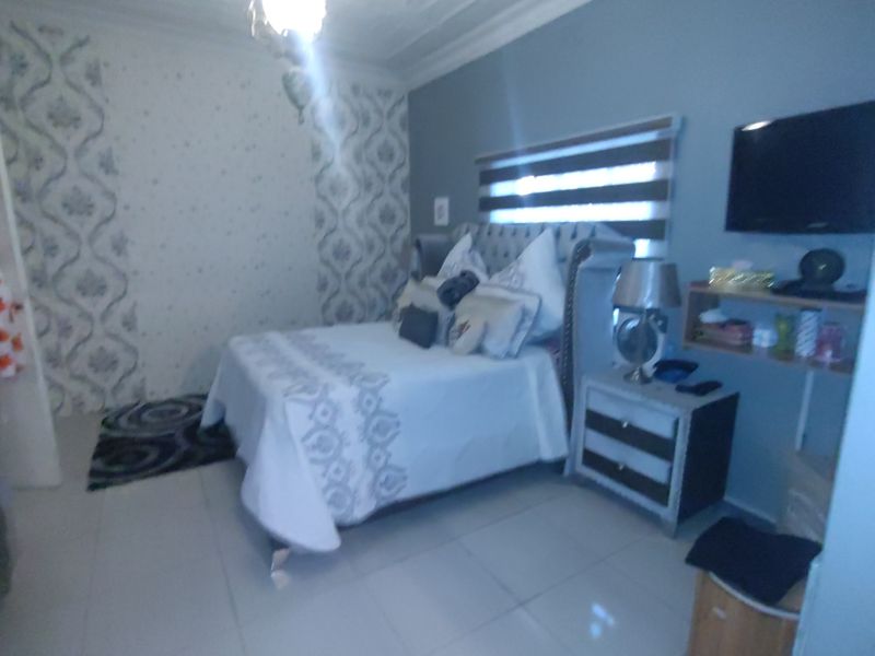 Elegant Corner-Stand with Flatlet – Space, Style & Income Potential for sale - Photo 8