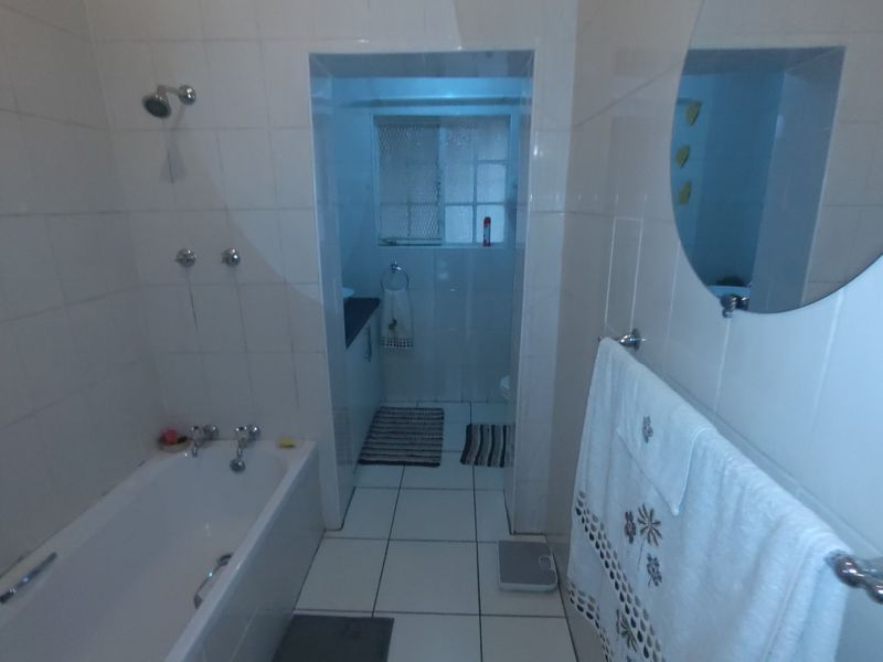 Elegant Corner-Stand with Flatlet – Space, Style & Income Potential for sale - Photo 9