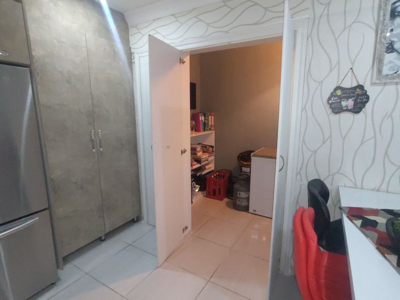 Stunningly Beautiful Home Awaits!!! - Photo 5