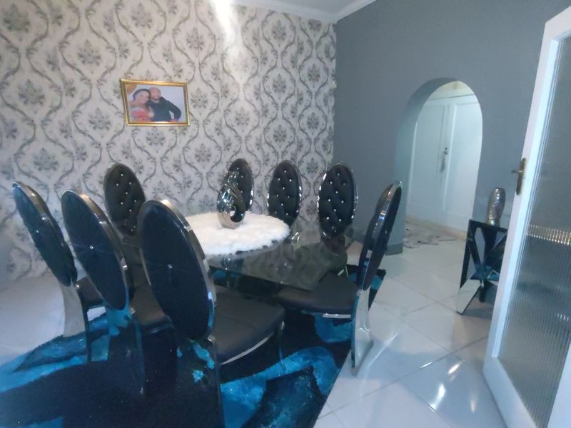 Elegant Corner-Stand with Flatlet – Space, Style & Income Potential for sale - Photo 7