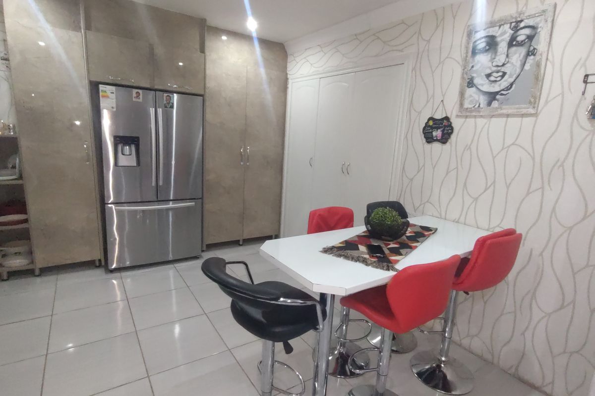 Elegant Corner-Stand with Flatlet – Space, Style & Income Potential for sale - Photo 5
