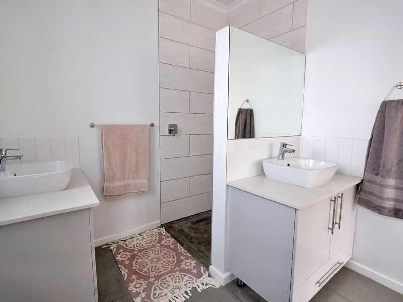 Breathtaking Views in Skulpiesbaai Estate - Photo 10