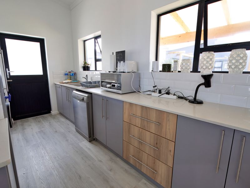 Breathtaking Views in Skulpiesbaai Estate - Photo 6