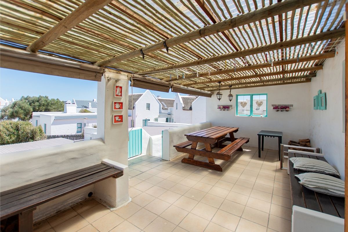 Six Bedroom House for sale - Photo 2