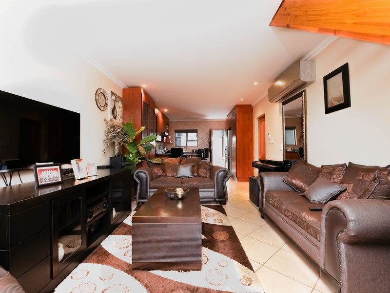 Location is the key to your new family home - Photo 7