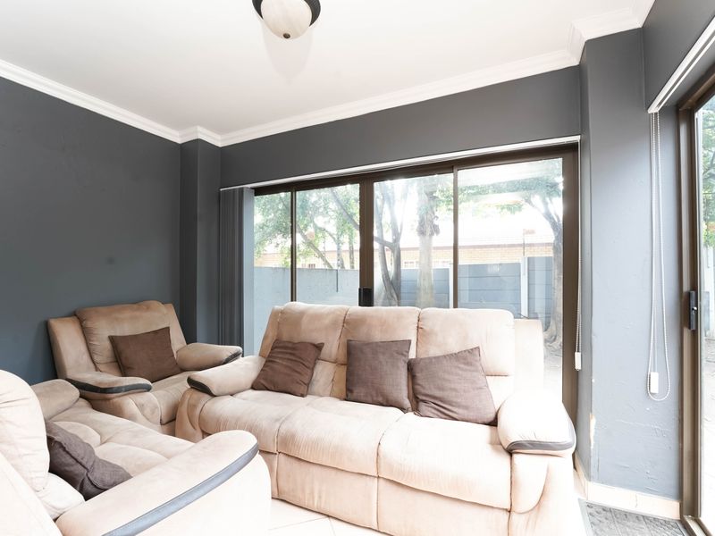 Location is the key to your new family home - Photo 10