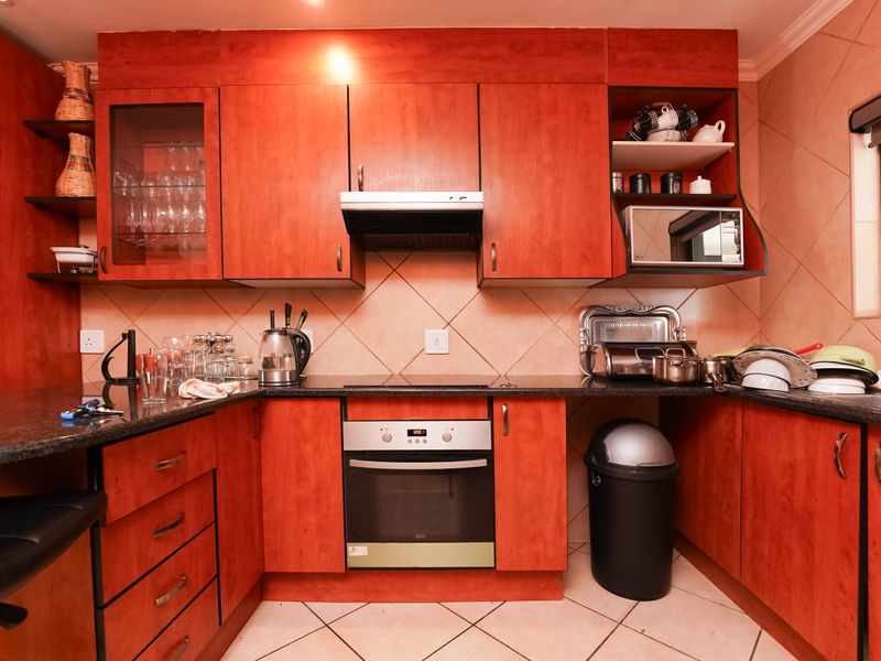 Location is the key to your new family home - Photo 5