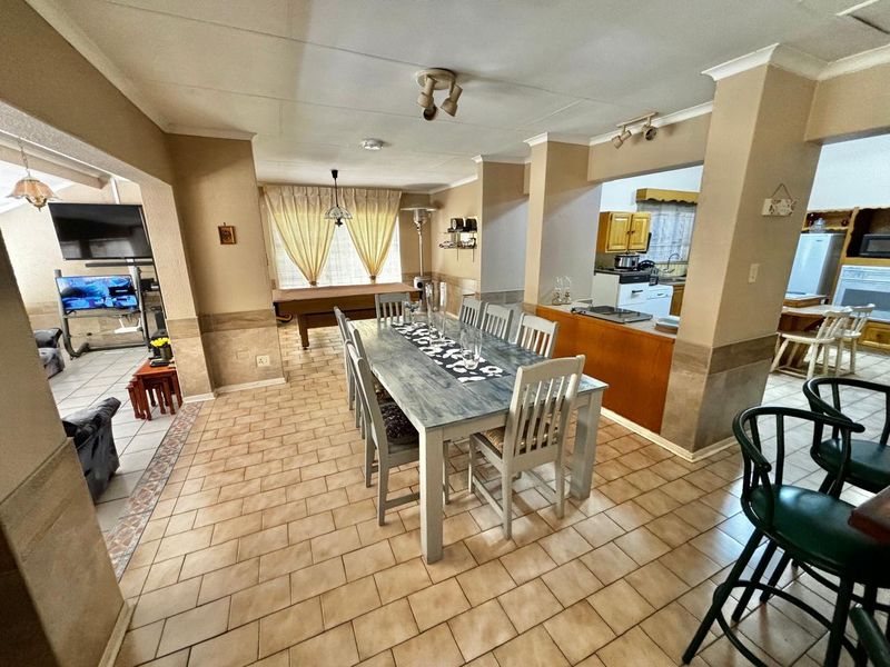 Spacious Family Haven with Modern Amenities - Photo 7