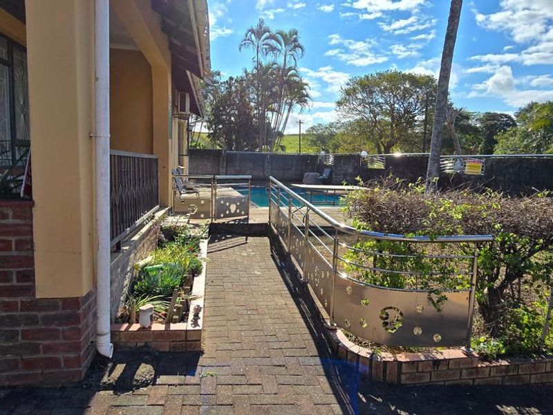Family Home in Stanger - Photo 5