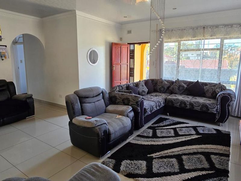 Family Home in Stanger - Photo 6