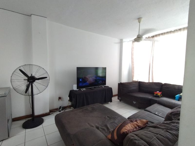 2 Bedrooms  Apartment  Essenwood -Investors - Photo 5