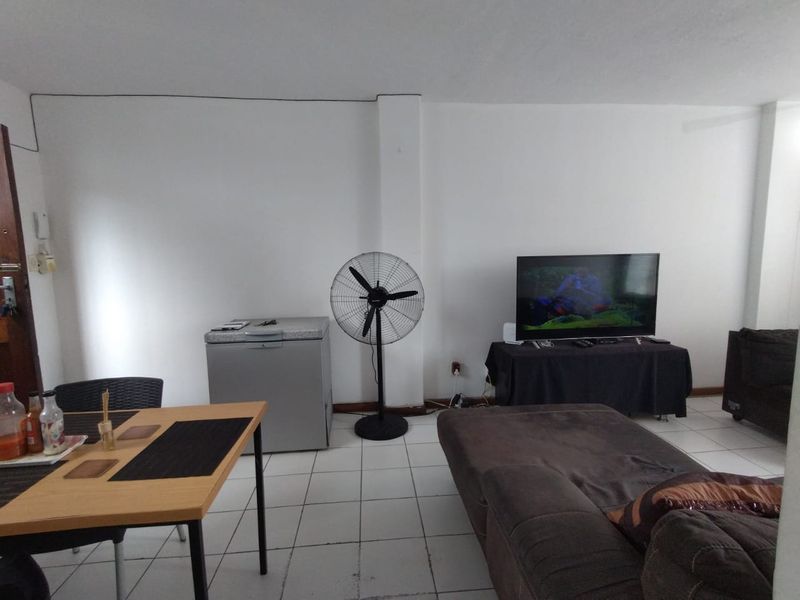 2 Bedrooms  Apartment  Essenwood -Investors - Photo 6