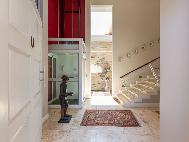 Luxury Beachfront Mansion – A Tropical Oasis of Elegance - Photo 5