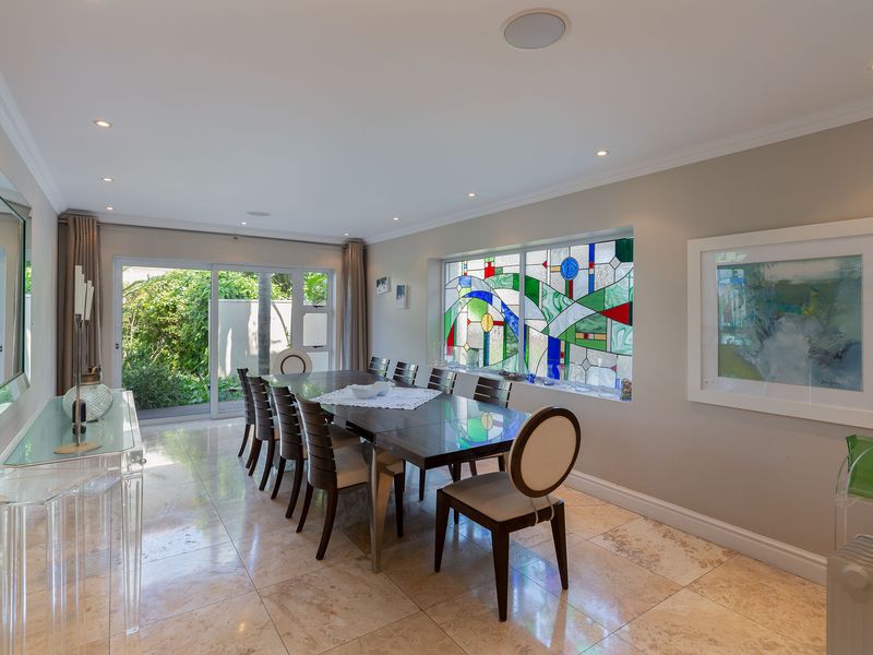 Luxury Beachfront Mansion – A Tropical Oasis of Elegance - Photo 10