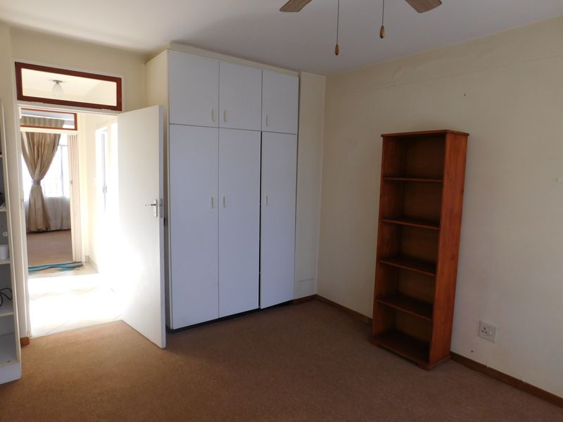 Available as an investment . - Photo 6