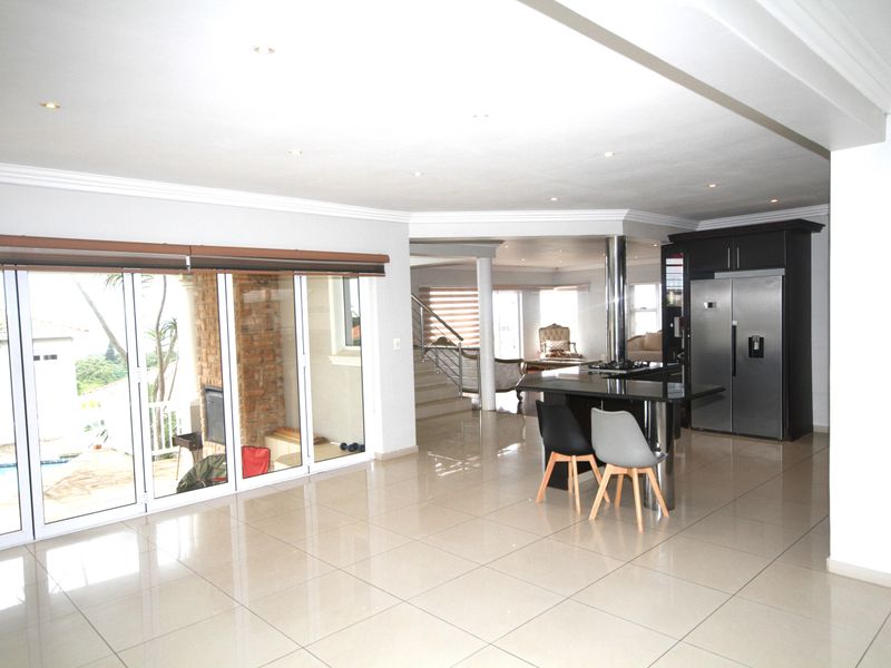 A Modern 5 Bedroom Masterpiece in a Gated Estate - Photo 5