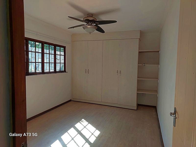 4 Bedroom Double Storey House For Sale in Amanzimtoti - Photo 10