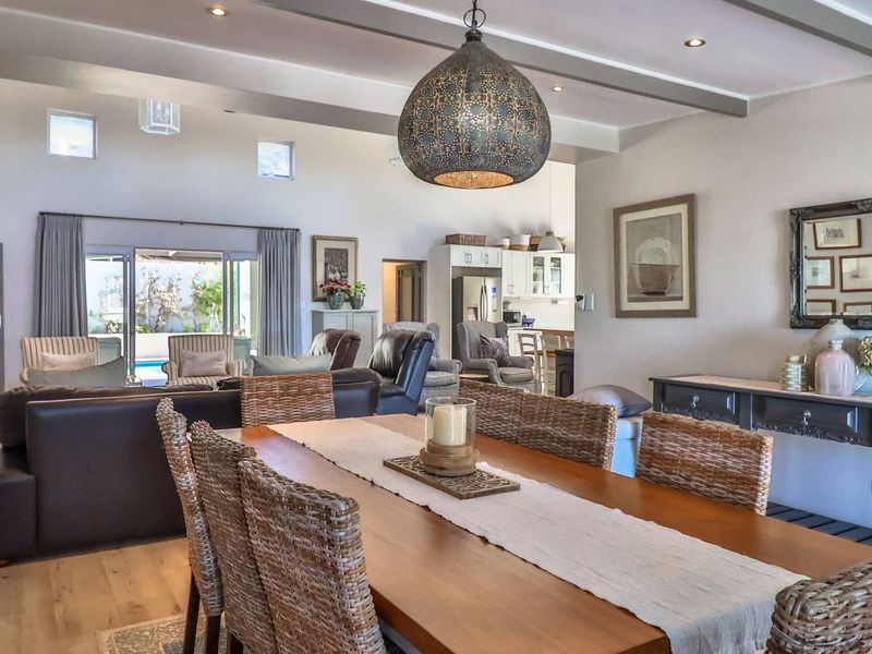 Elegant 4-Bedroom Home in Sought-After Bosplasie, Onrus - Photo 9