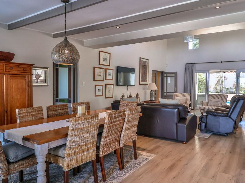 Elegant 4-Bedroom Home in Sought-After Bosplasie, Onrus - Photo 6