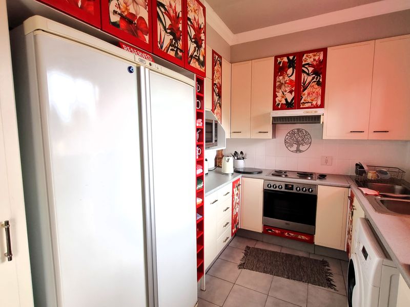 Beautiful, spacious 3 Bed, 2 Bath Apartment- Denlee - Photo 10