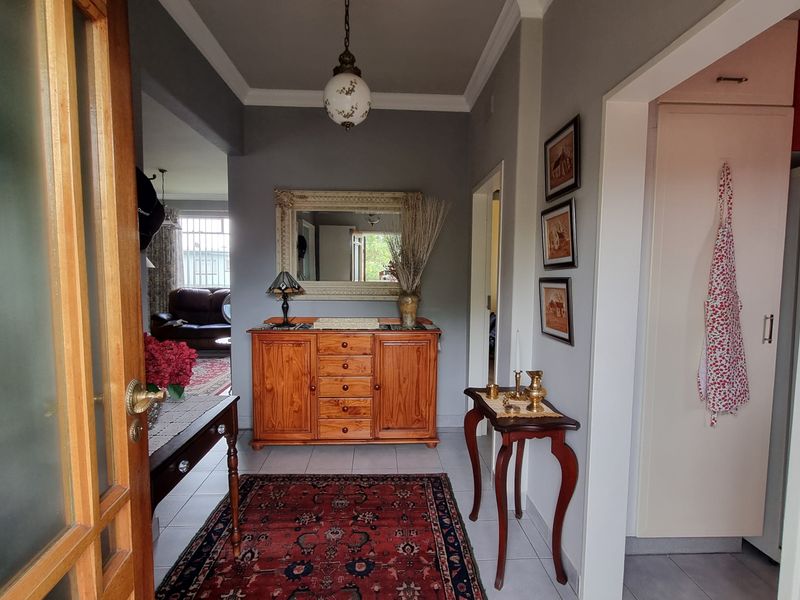 Beautiful, spacious 3 Bed, 2 Bath Apartment- Denlee - Photo 8