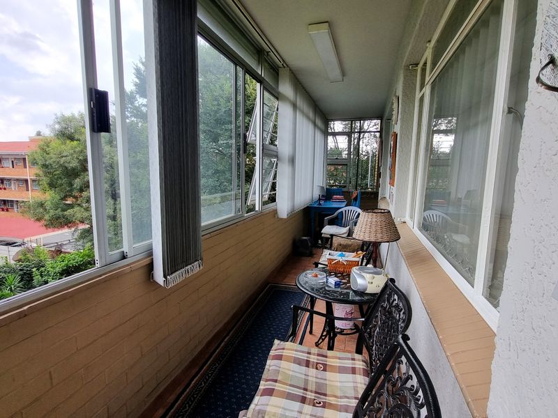 Beautiful, spacious 3 Bed, 2 Bath Apartment- Denlee - Photo 7